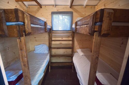 Bayside Hostel Accommodation Unit at Wilderness Tours