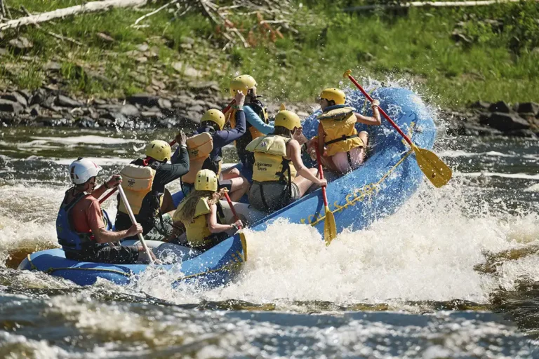 Family-Whitewater-Rafting-Day-Trip-Ontario-Canada-Ottawa-River-Wilderness-Tours