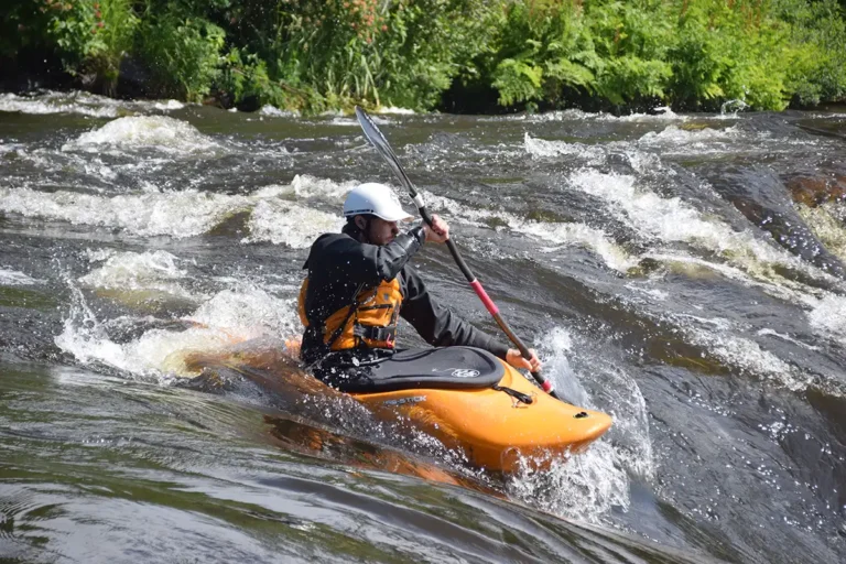 Learn to Whitewater Kayak Ottawa Kayak School