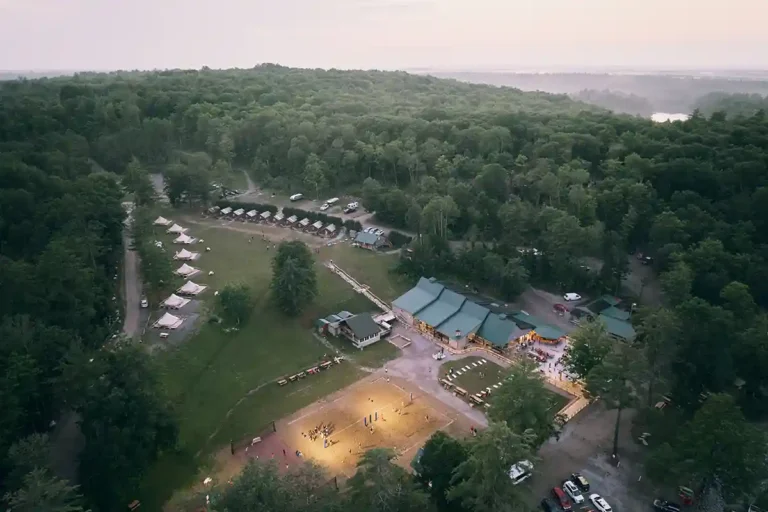 Super Deluxe Cabins Ottawa River at Wilderness Tours Resort