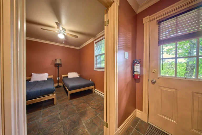 Wilderness Tours Cottage Main Apartment Ottawa River Resort