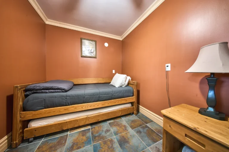 Wilderness Tours Resort Cottage Main Unit